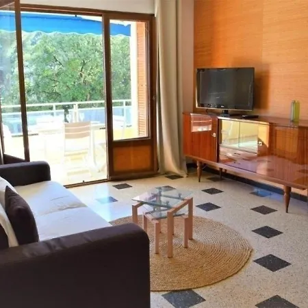 2 Pieces 4 Couchages Les Mimosas 1 *